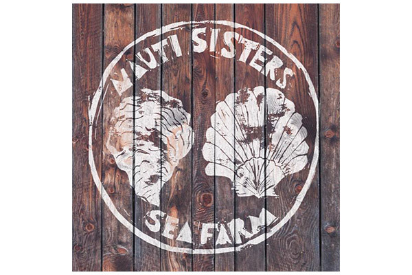 Nauti Sisters